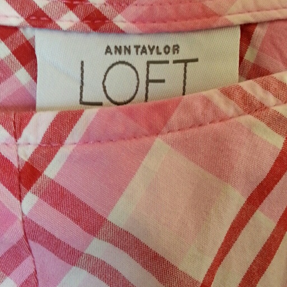 🦄Ann Tayor Loft Capris - Picture 3 of 3